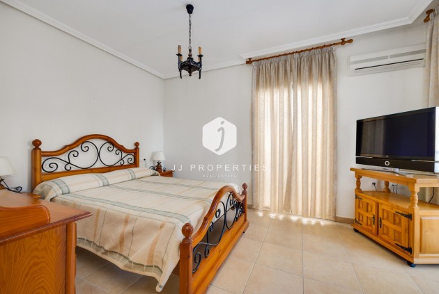 D'occasion - Chalet -
Torrevieja - La veleta