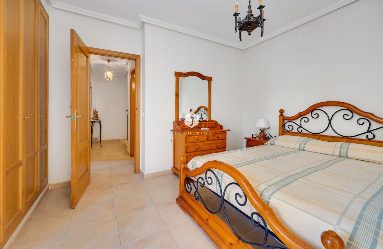 D'occasion - Chalet -
Torrevieja - La veleta