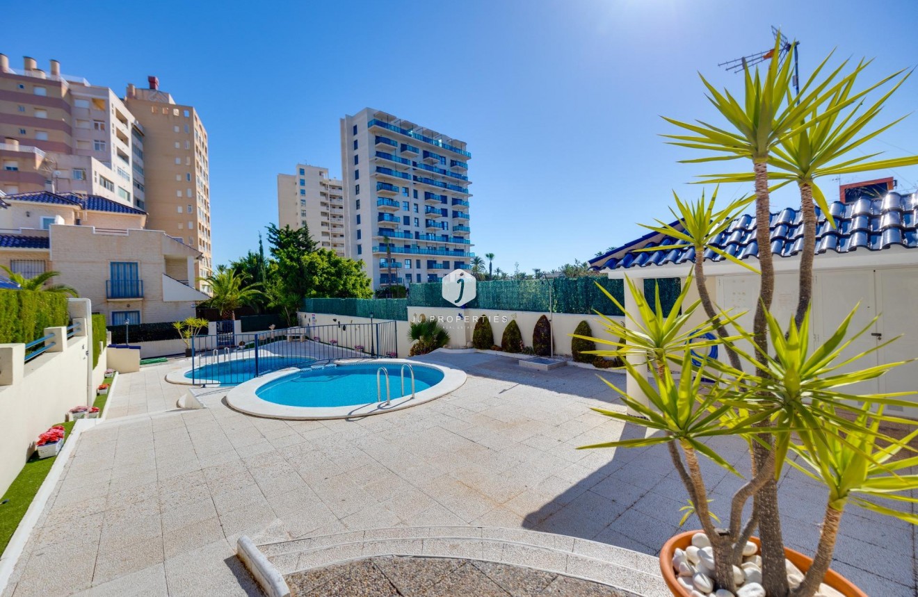 D'occasion - Chalet -
Torrevieja - La veleta