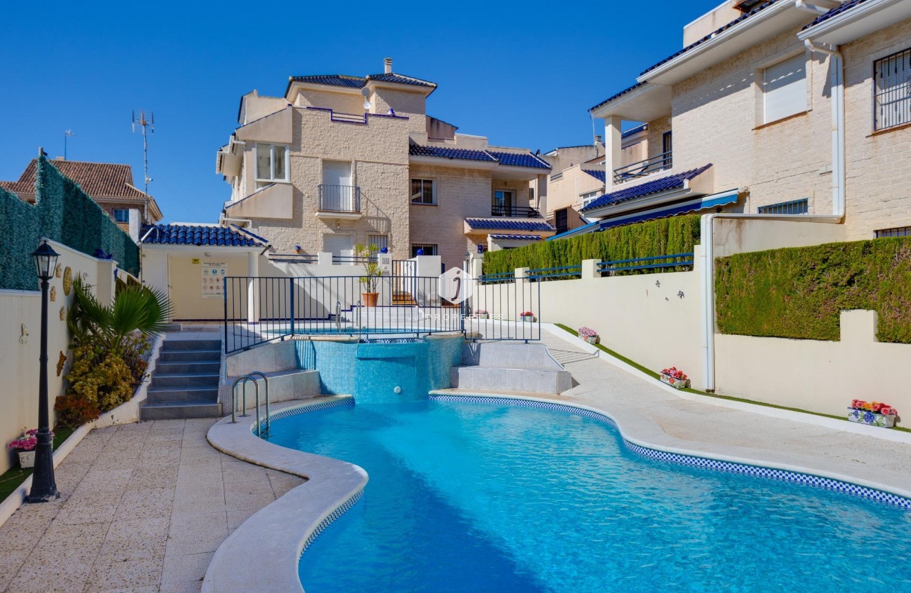 D'occasion - Chalet -
Torrevieja - La veleta
