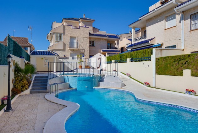 D'occasion - Chalet -
Torrevieja - La veleta