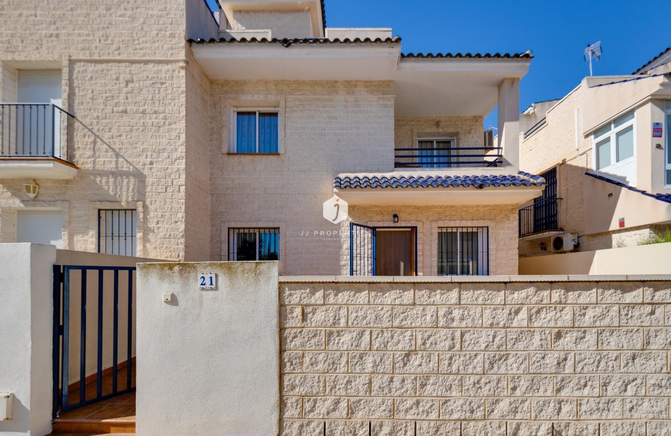 D'occasion - Chalet -
Torrevieja - La veleta