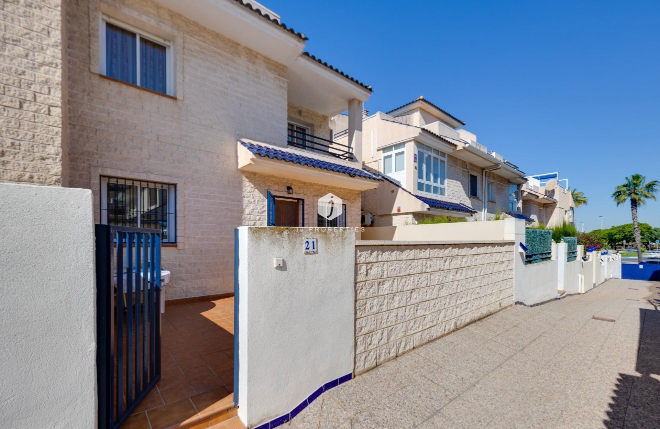 D'occasion - Chalet -
Torrevieja - La veleta