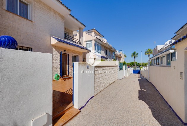 D'occasion - Chalet -
Torrevieja - La veleta