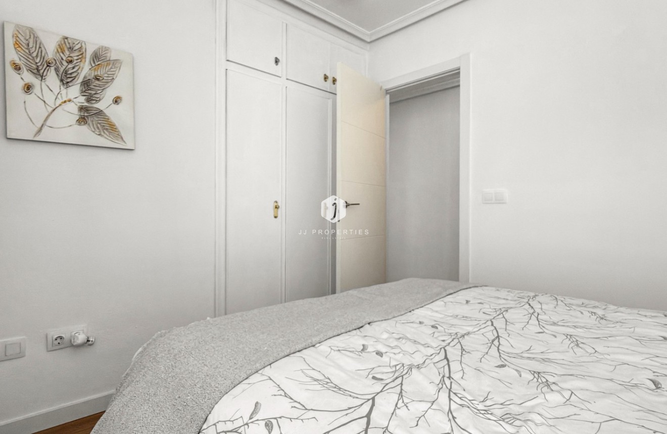 D'occasion - Appartement -
Torrevieja - Costa Blanca