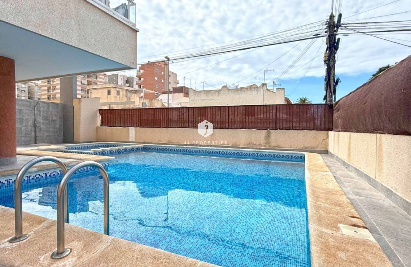D'occasion - Appartement -
Torrevieja - Costa Blanca