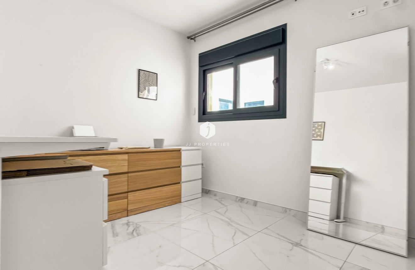 Aus zweiter Hand - Wohnung -
Orihuela Costa - Costa Blanca