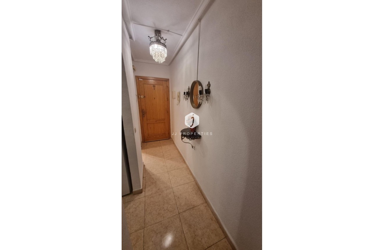 Aus zweiter Hand - Wohnung -
Torrevieja - Centro