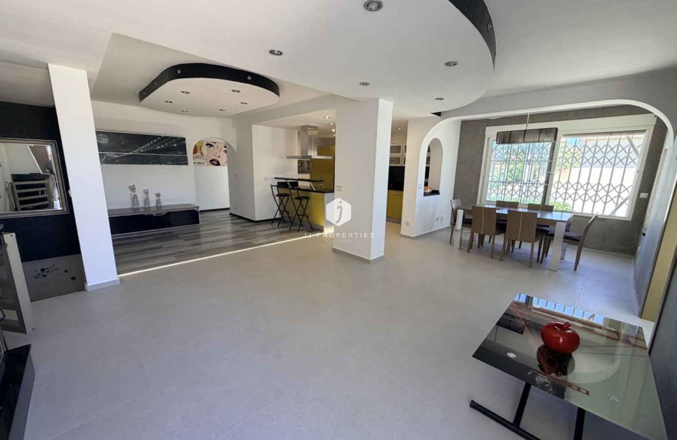 Aus zweiter Hand - Villa -
Torrevieja - Costa Blanca