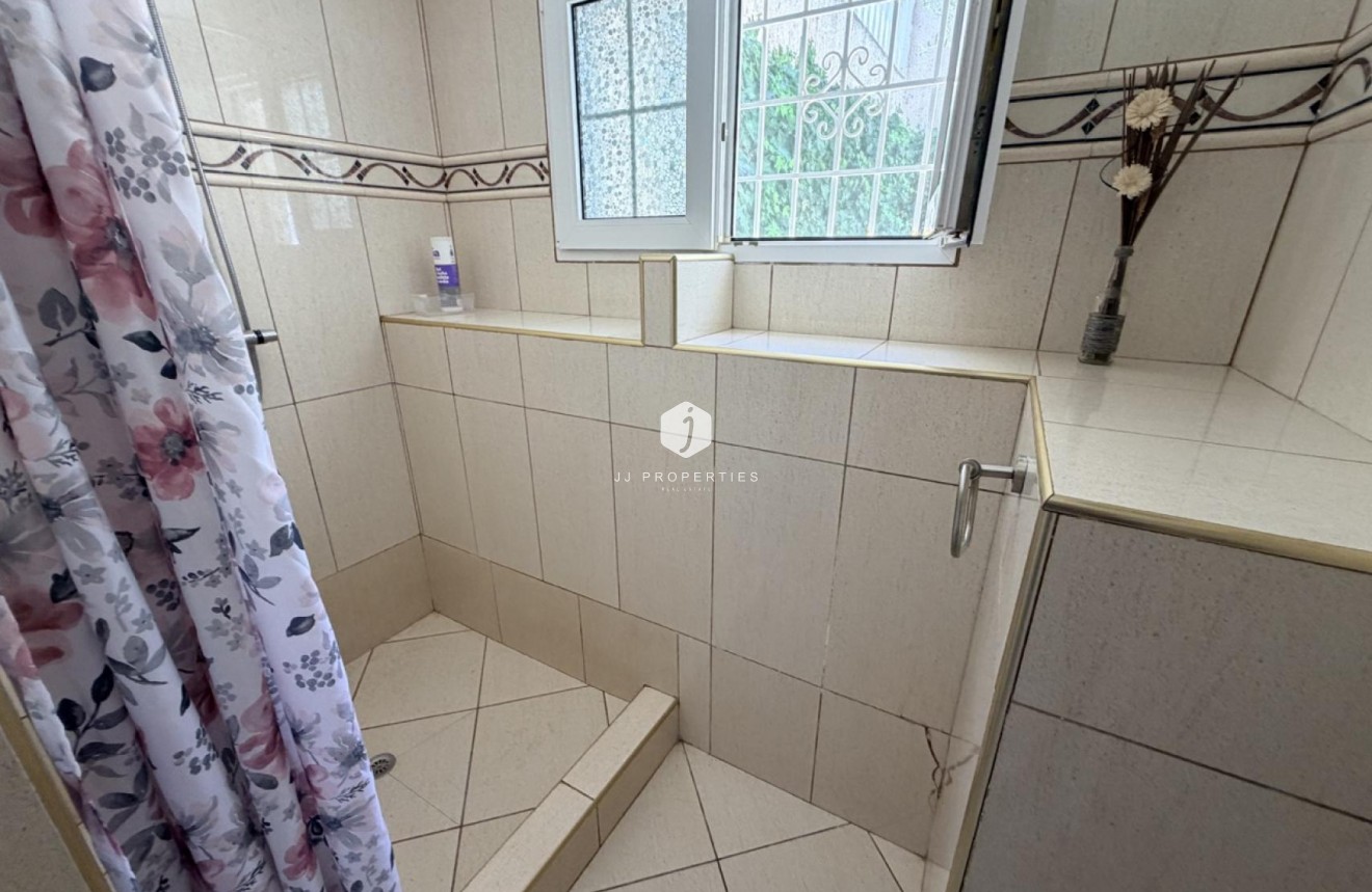 Aus zweiter Hand - Villa -
Torrevieja - Costa Blanca
