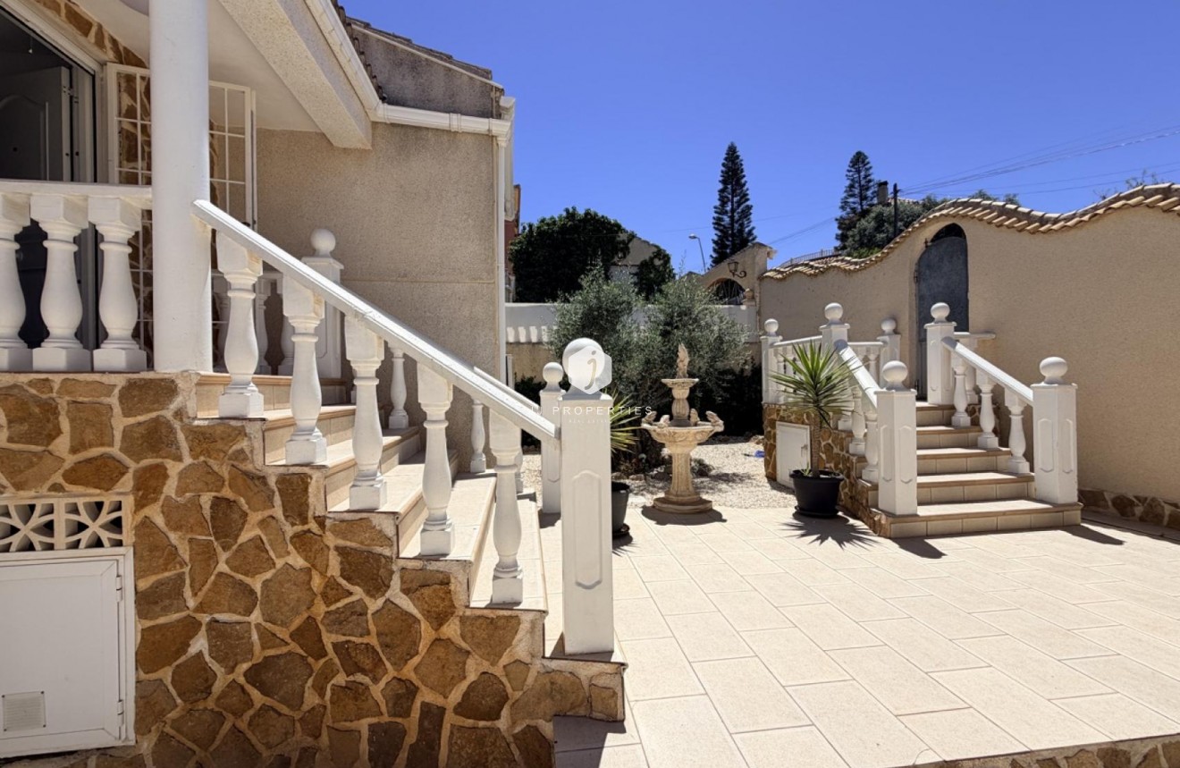 Aus zweiter Hand - Villa -
Torrevieja - Costa Blanca