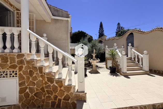 Aus zweiter Hand - Villa -
Torrevieja - Costa Blanca