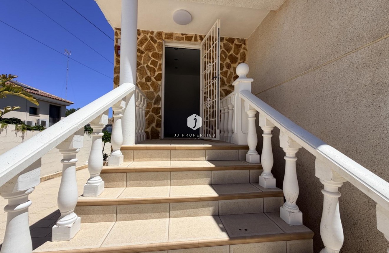 Aus zweiter Hand - Villa -
Torrevieja - Costa Blanca