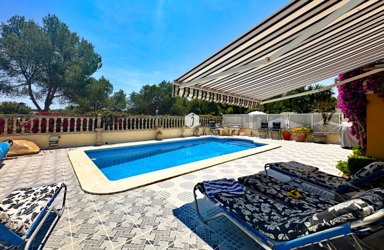 Z drugiej ręki - Villa -
Orihuela Costa - Costa Blanca