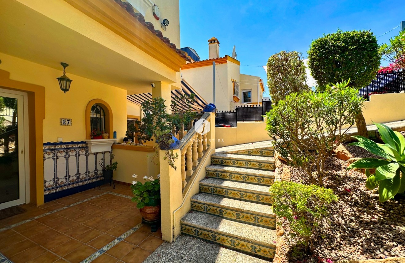 Z drugiej ręki - Villa -
Orihuela Costa - Costa Blanca