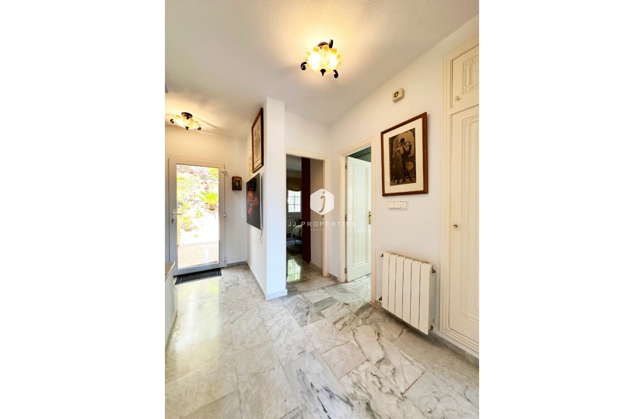 Z drugiej ręki - Villa -
Orihuela Costa - Costa Blanca