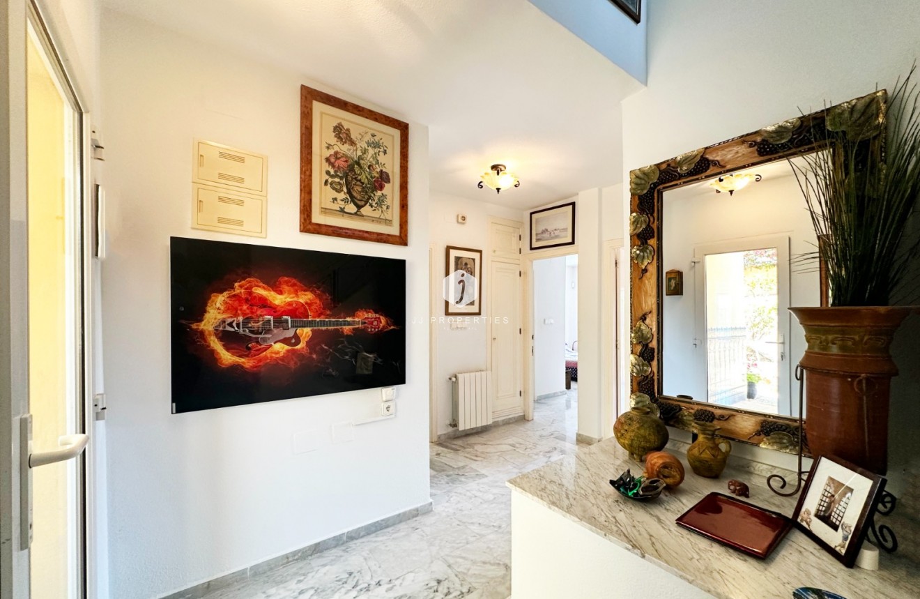 Z drugiej ręki - Villa -
Orihuela Costa - Costa Blanca