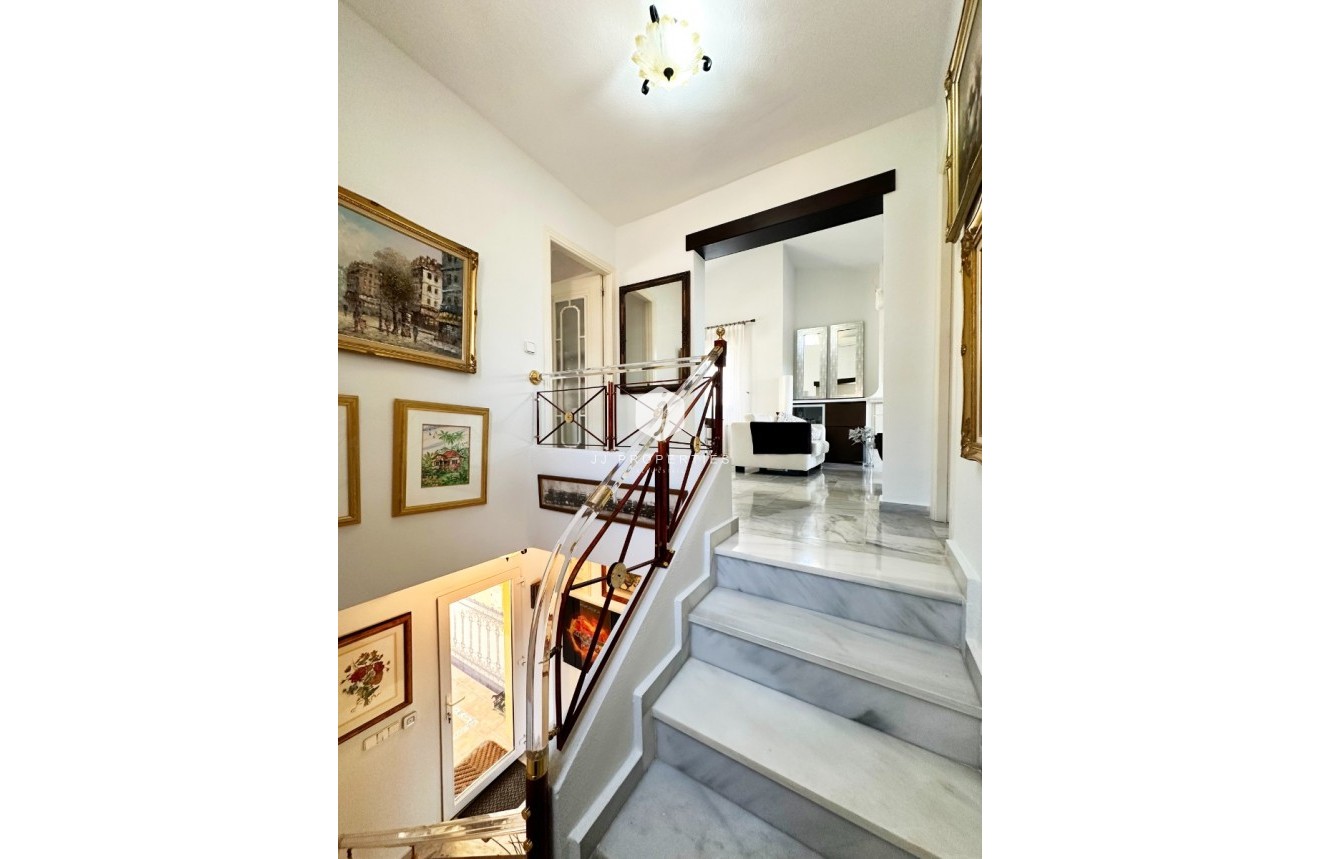 Z drugiej ręki - Villa -
Orihuela Costa - Costa Blanca