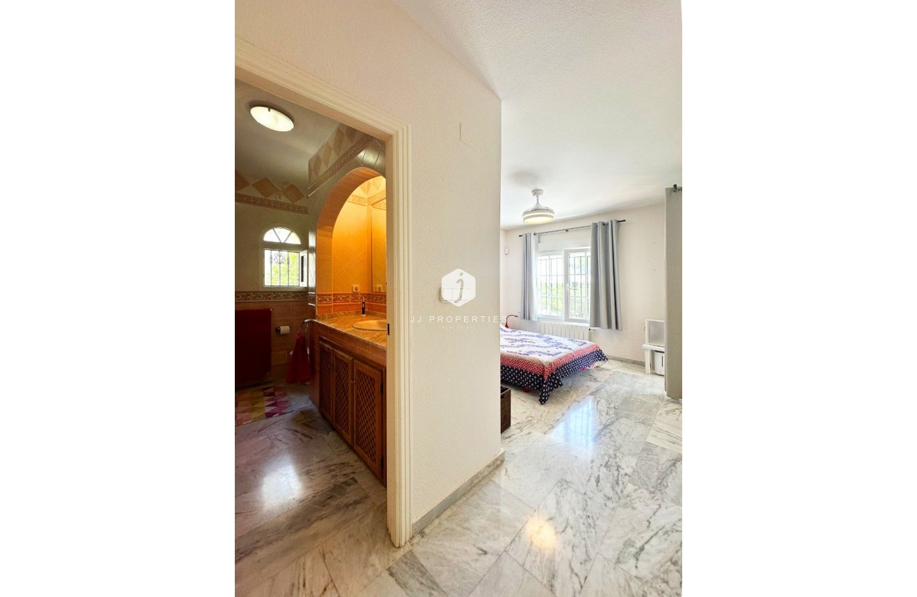 Z drugiej ręki - Villa -
Orihuela Costa - Costa Blanca