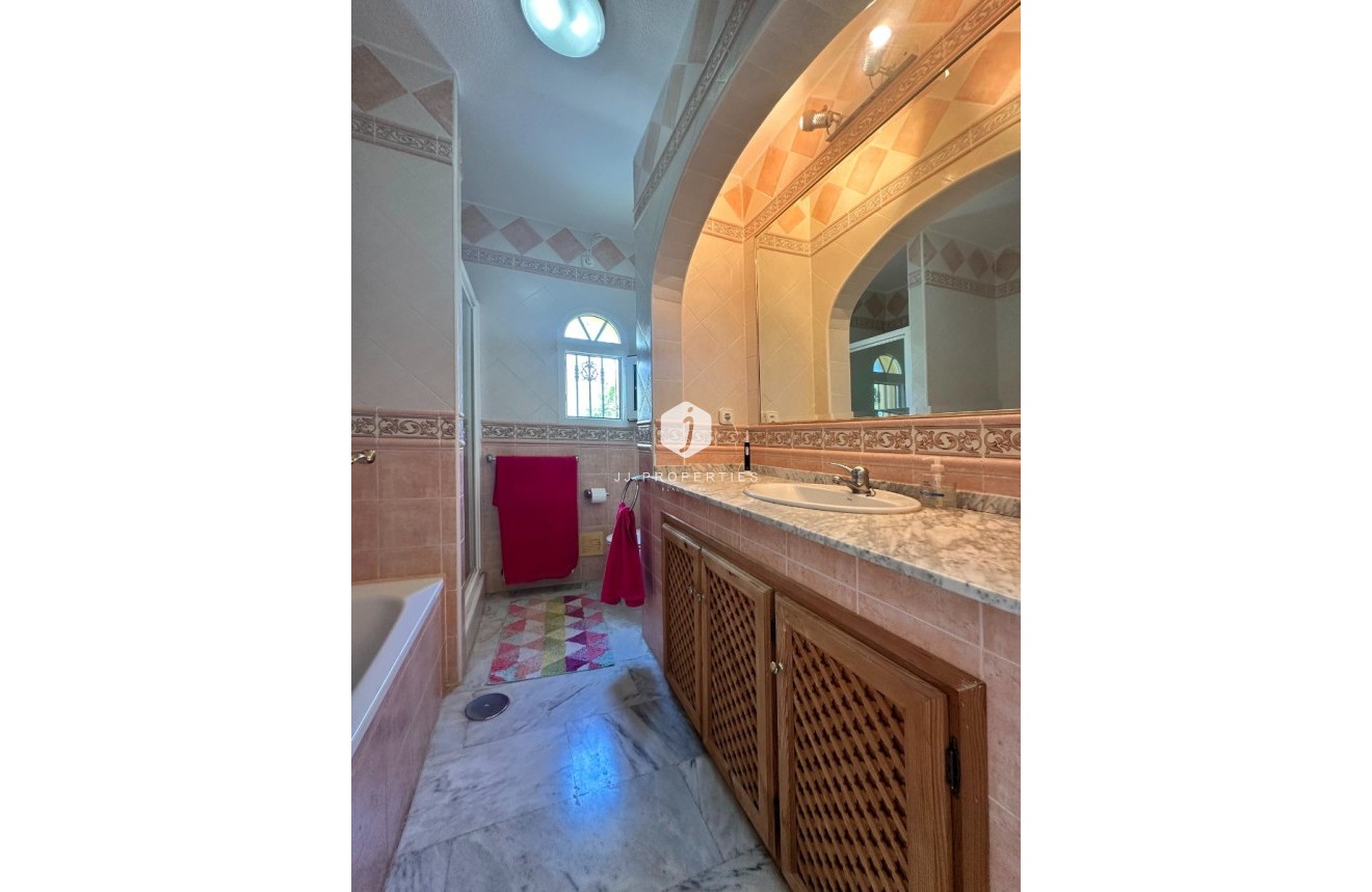 Z drugiej ręki - Villa -
Orihuela Costa - Costa Blanca