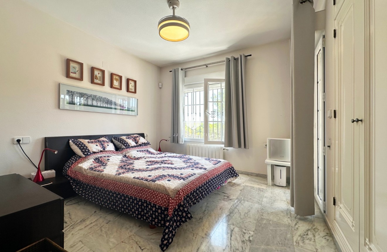 Z drugiej ręki - Villa -
Orihuela Costa - Costa Blanca