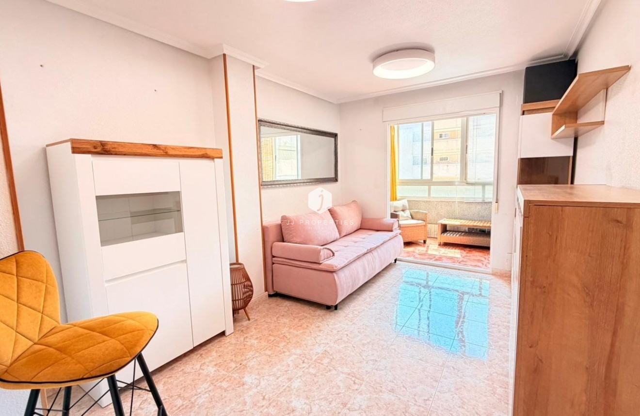 Segunda mano - Apartamento / piso -
Torrevieja - Nueva Torrevieja