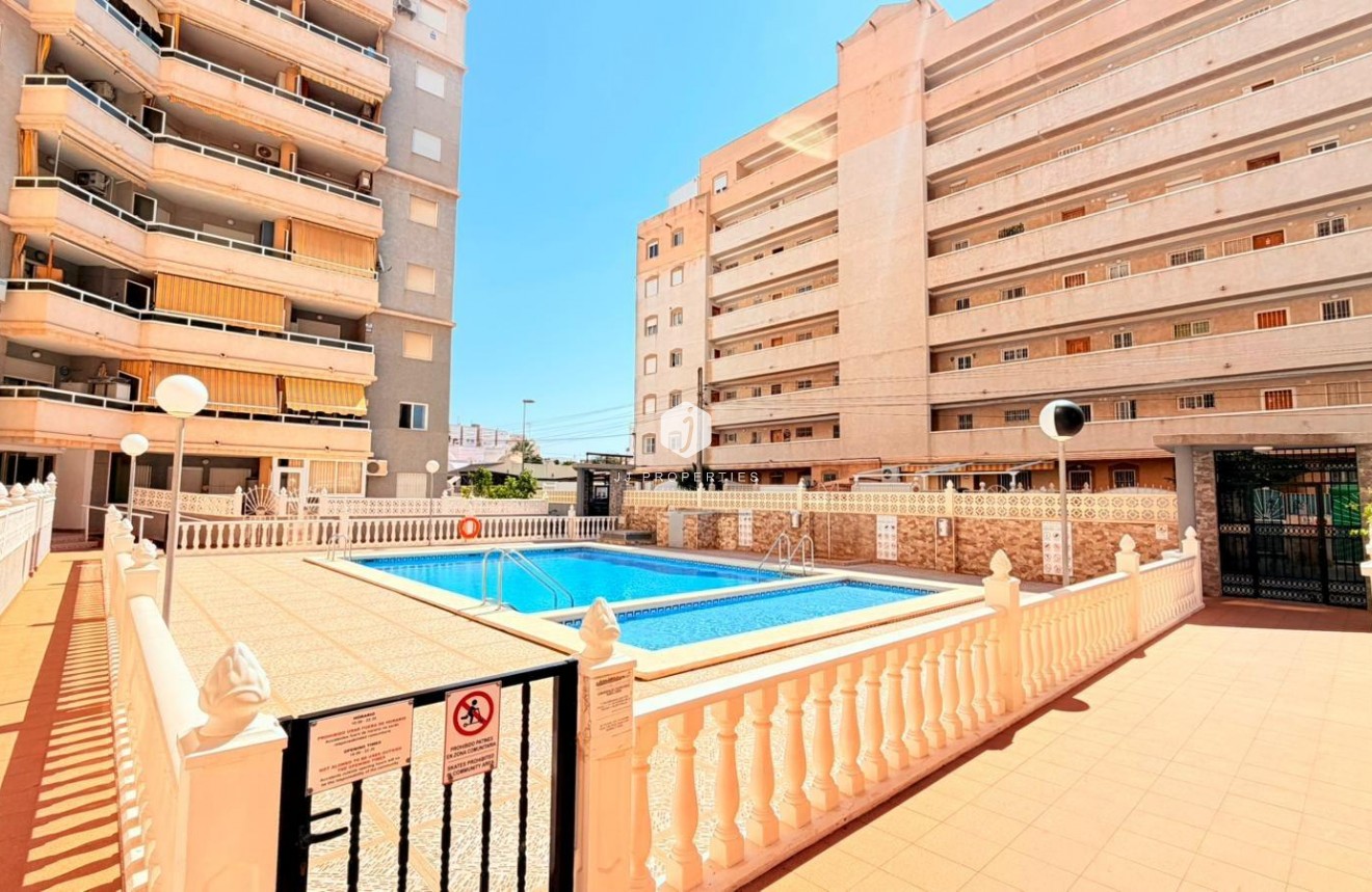 Segunda mano - Apartamento / piso -
Torrevieja - Nueva Torrevieja