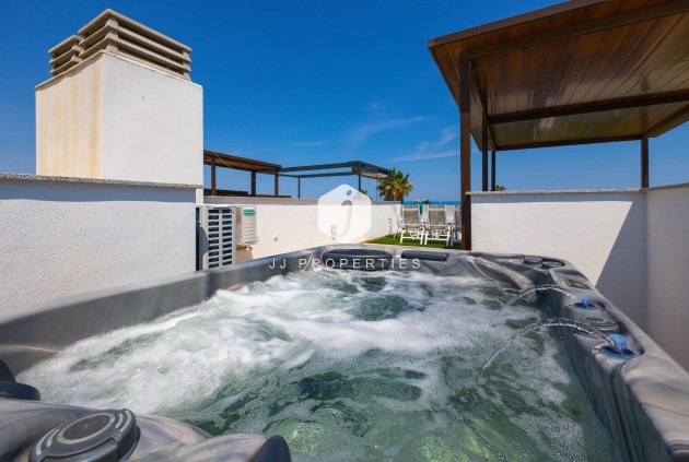 Z drugiej ręki - Szalet -
Torrevieja - Los Balcones