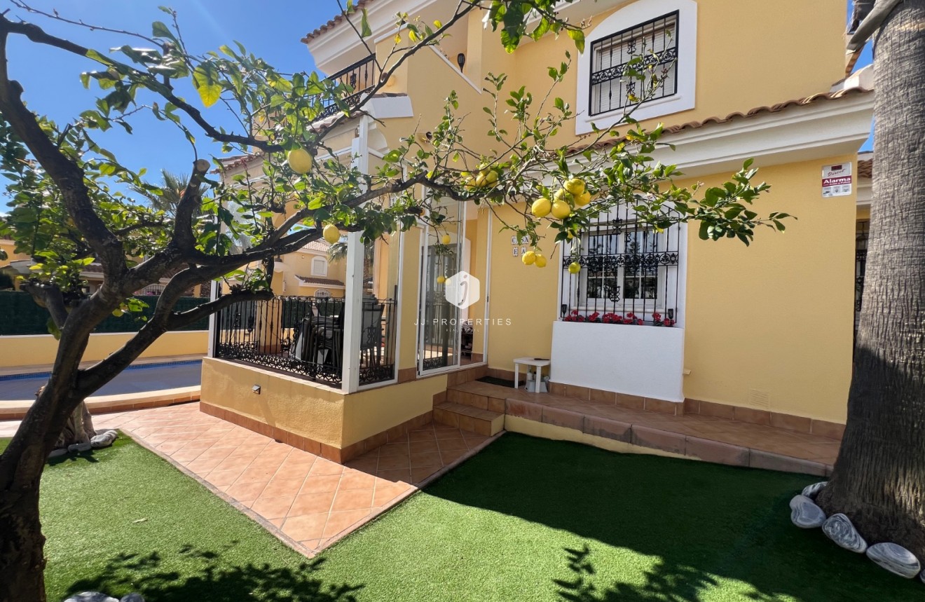 Z drugiej ręki - Villa -
Orihuela Costa - Costa Blanca
