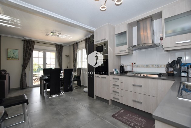 Z drugiej ręki - Villa -
Orihuela Costa - Costa Blanca