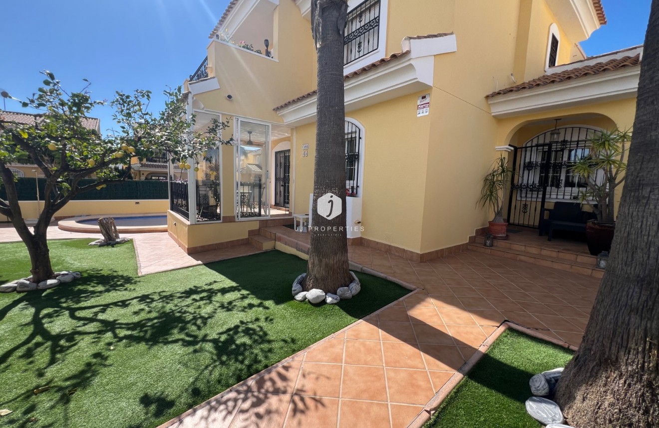 Z drugiej ręki - Villa -
Orihuela Costa - Costa Blanca