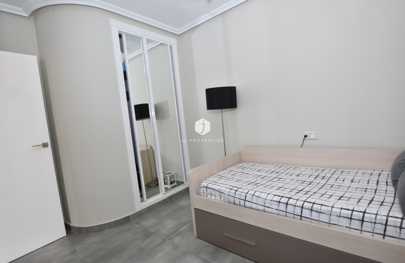 Z drugiej ręki - Villa -
Orihuela Costa - Costa Blanca