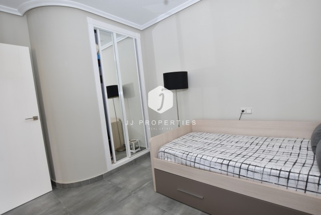 Z drugiej ręki - Villa -
Orihuela Costa - Costa Blanca