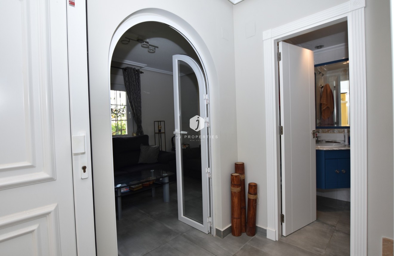 Z drugiej ręki - Villa -
Orihuela Costa - Costa Blanca