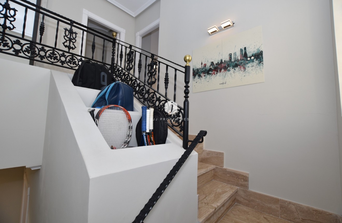Z drugiej ręki - Villa -
Orihuela Costa - Costa Blanca