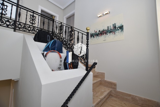 Z drugiej ręki - Villa -
Orihuela Costa - Costa Blanca