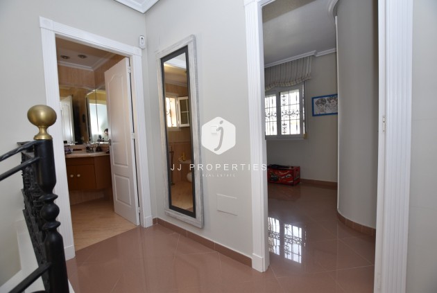 Z drugiej ręki - Villa -
Orihuela Costa - Costa Blanca