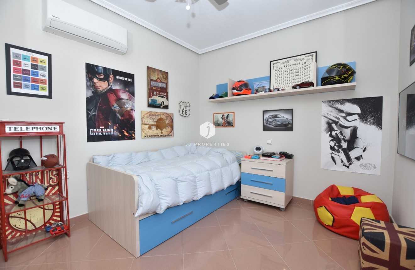 Z drugiej ręki - Villa -
Orihuela Costa - Costa Blanca