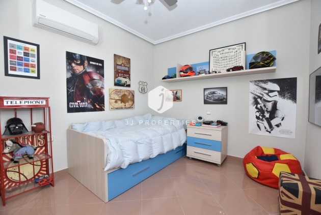 Z drugiej ręki - Villa -
Orihuela Costa - Costa Blanca