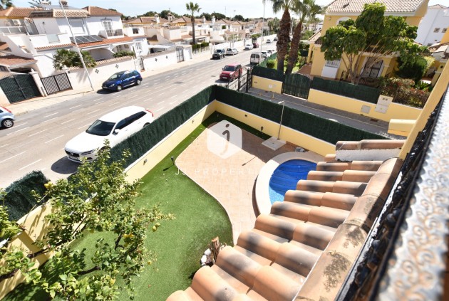 Z drugiej ręki - Villa -
Orihuela Costa - Costa Blanca