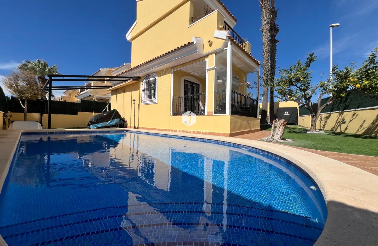 Z drugiej ręki - Villa -
Orihuela Costa - Costa Blanca