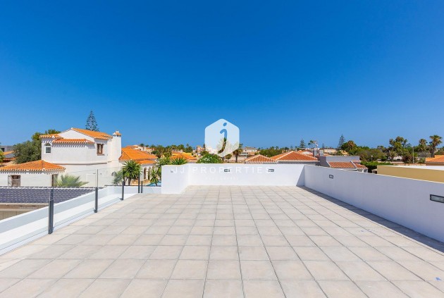 Neue Gebäude - Villa -
Torrevieja - Los Balcones