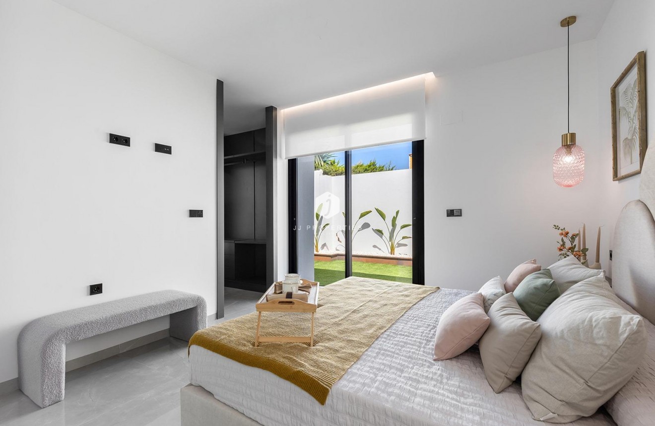 Neue Gebäude - Villa -
Torrevieja - Los Balcones