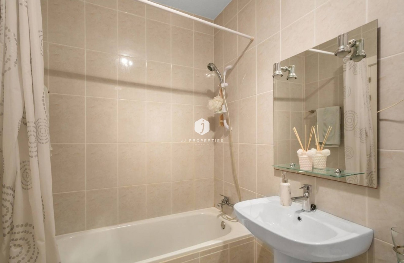 Z drugiej ręki - Villa -
Torrevieja - La Mata