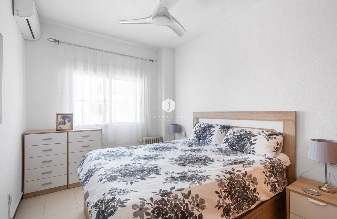 Z drugiej ręki - Villa -
Torrevieja - La Mata