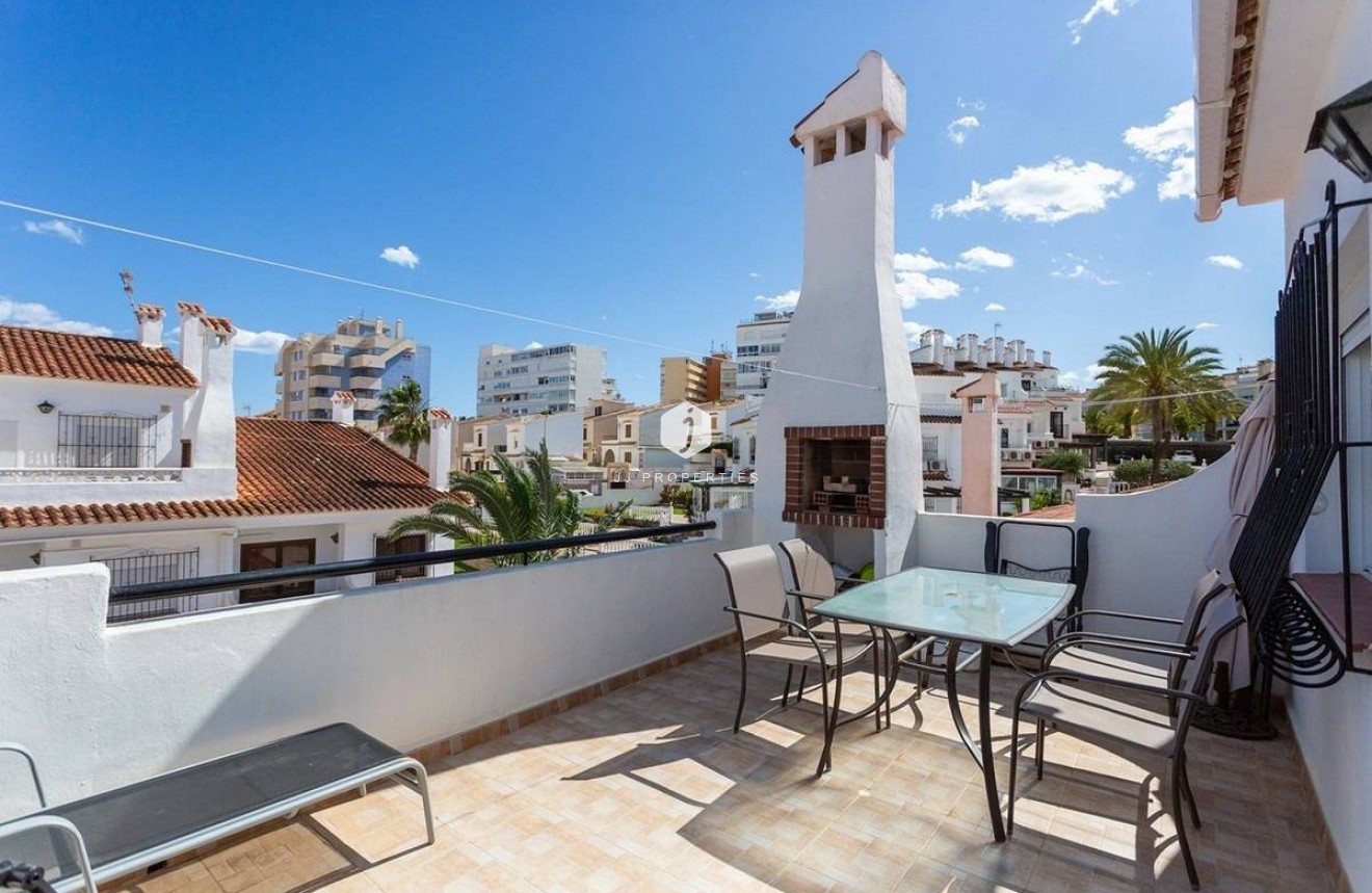 Z drugiej ręki - Villa -
Torrevieja - La Mata