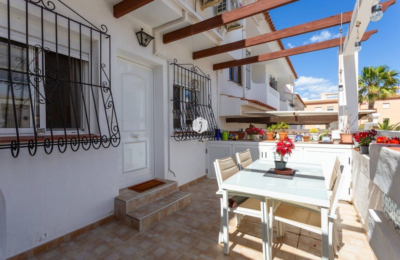 Z drugiej ręki - Villa -
Torrevieja - La Mata