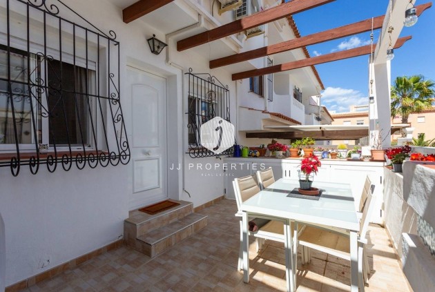 Z drugiej ręki - Villa -
Torrevieja - La Mata