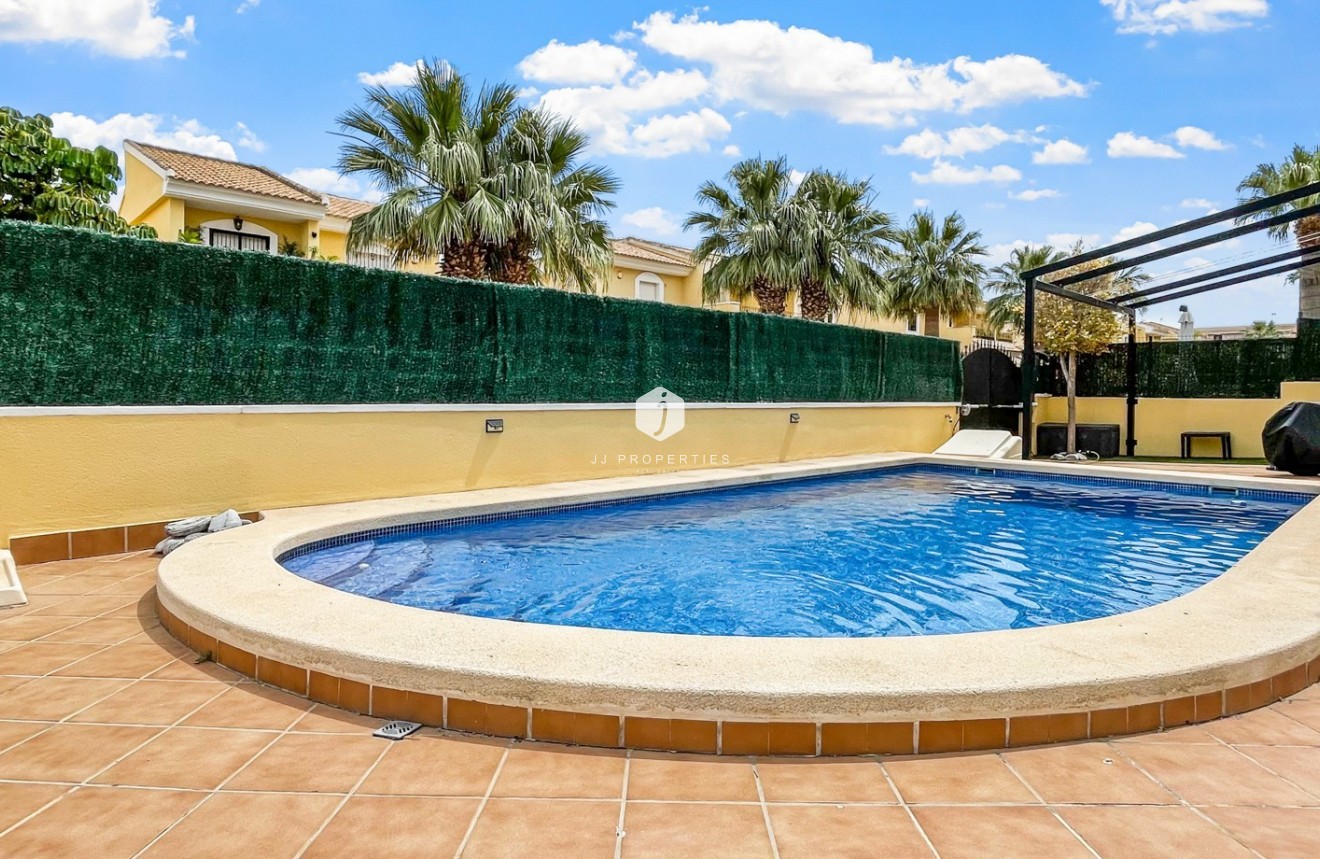 Z drugiej ręki - Villa -
Orihuela Costa - Costa Blanca