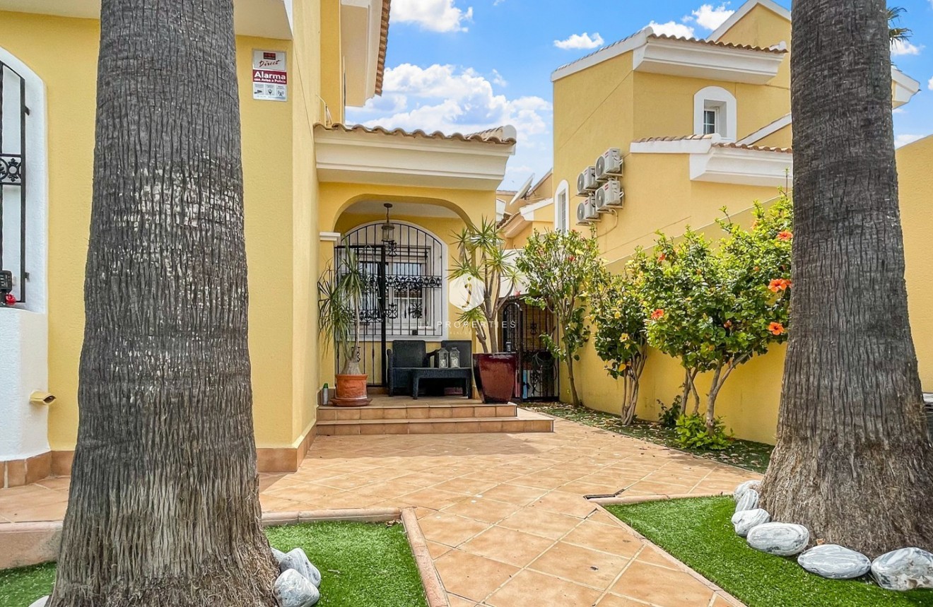 Z drugiej ręki - Villa -
Orihuela Costa - Costa Blanca